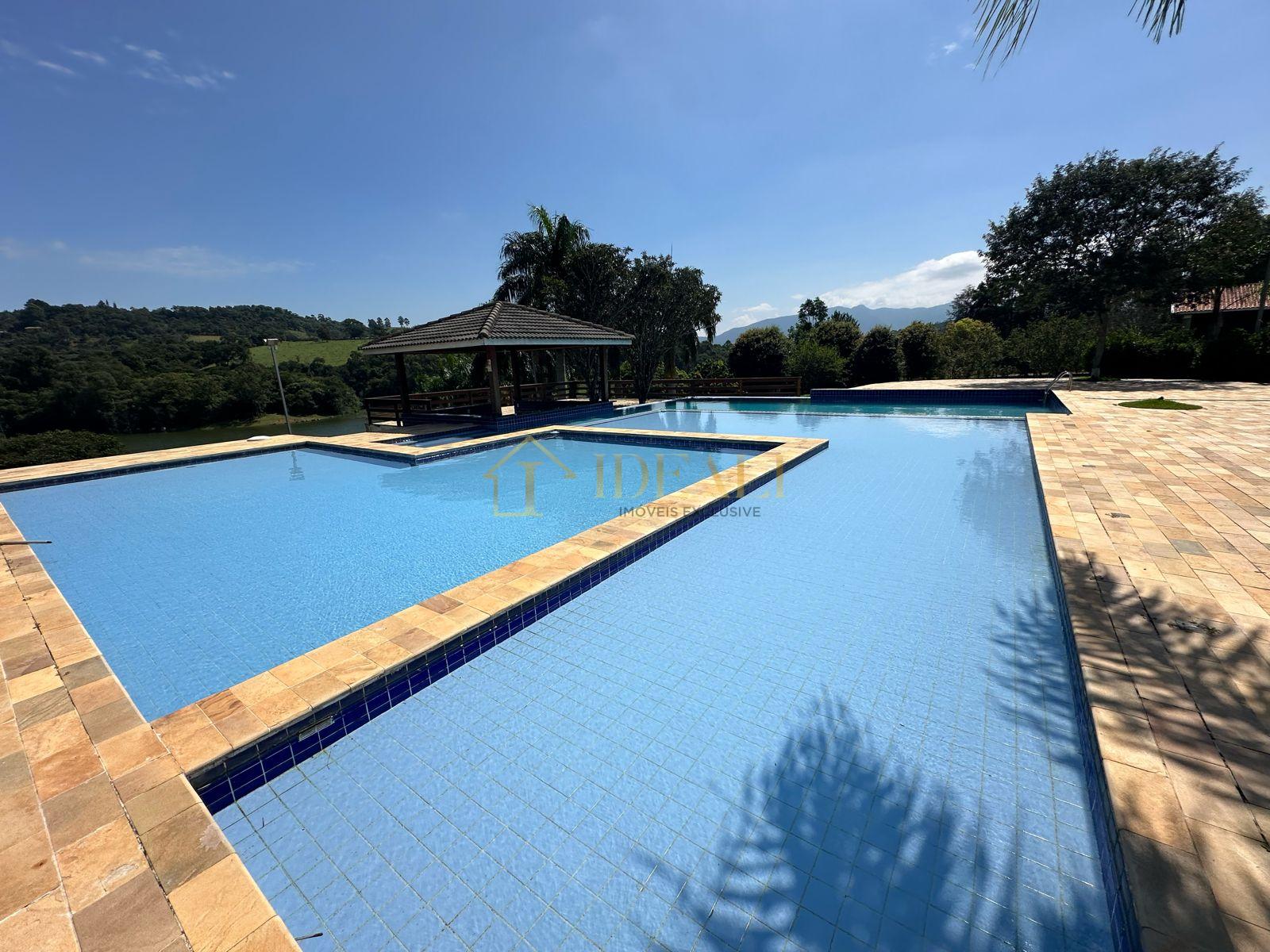 Linda Casa no Bairro Tabo&atilde;o  Nazaré Paulista - 
