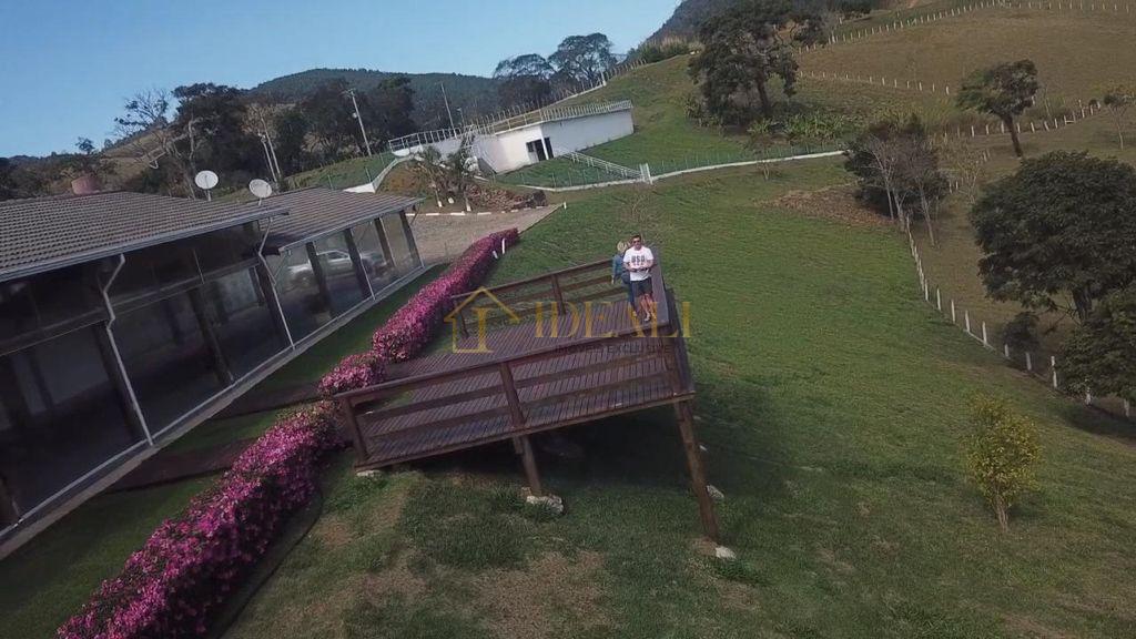 Linda Casa no Bairro Tabo&atilde;o  Nazaré Paulista - 