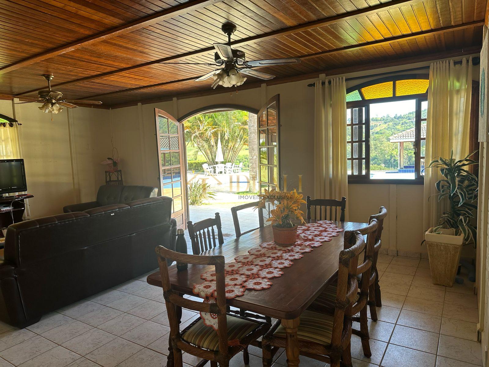 Linda Casa no Bairro Tabo&atilde;o  Nazaré Paulista - 