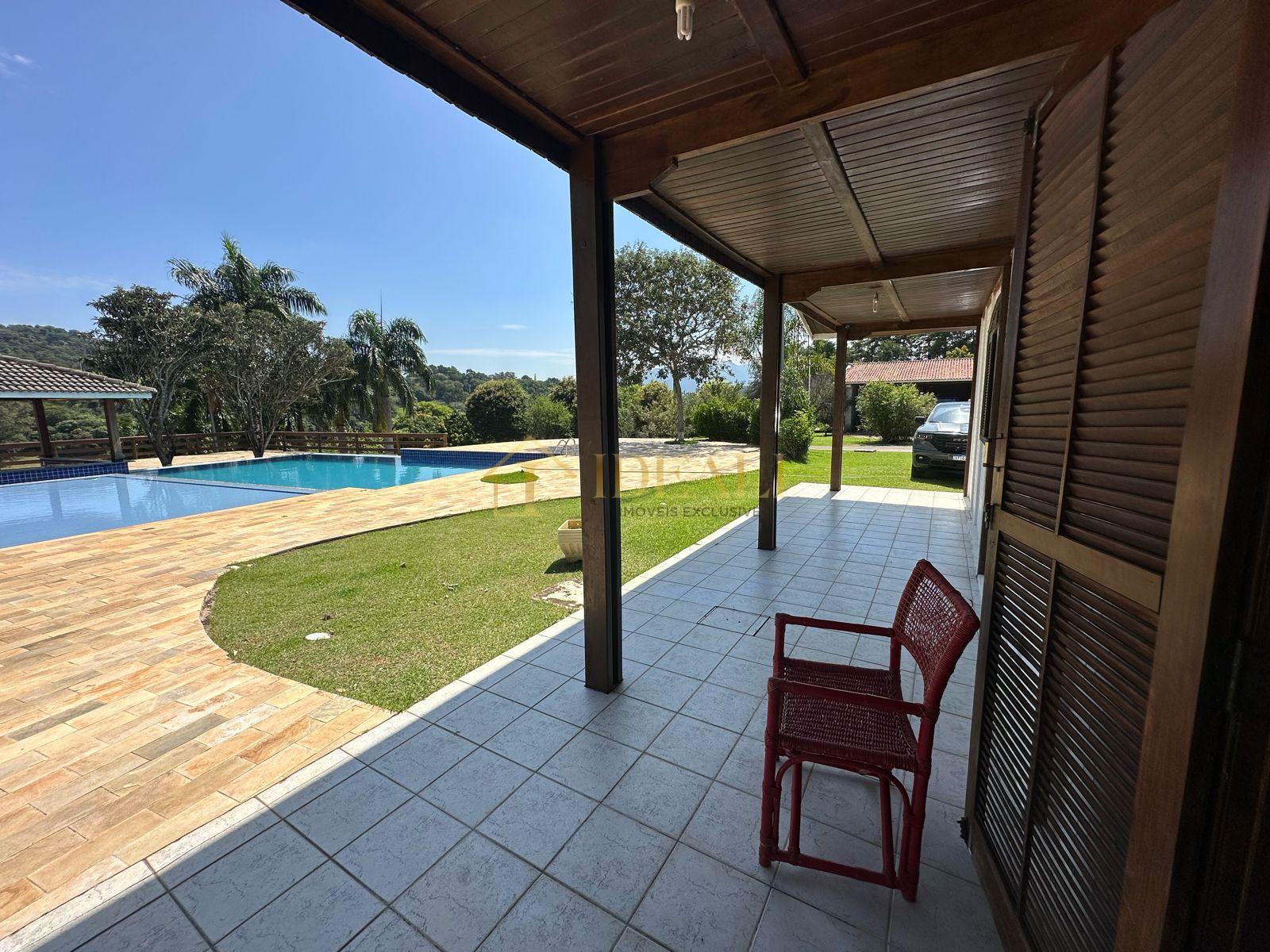 Linda Casa no Bairro Tabo&atilde;o  Nazaré Paulista - 