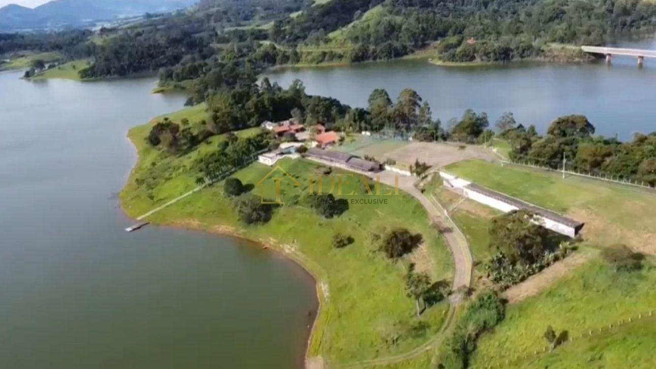 Linda Casa no Bairro Tabo&atilde;o  Nazaré Paulista - 