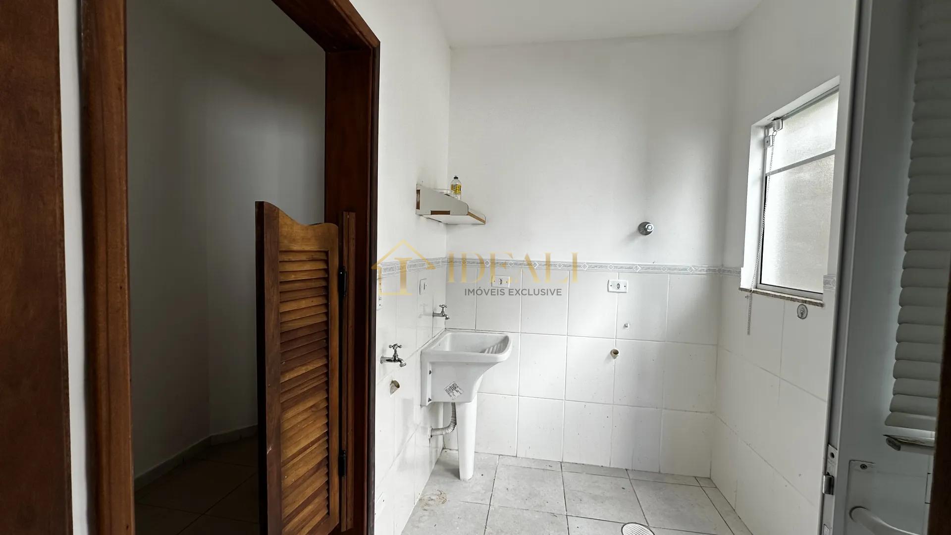 Casa em Condom&iacute;nio para Venda e Loca&ccedil;&atilde;o em Mairipor&atilde;/SP  Mairiporã - 