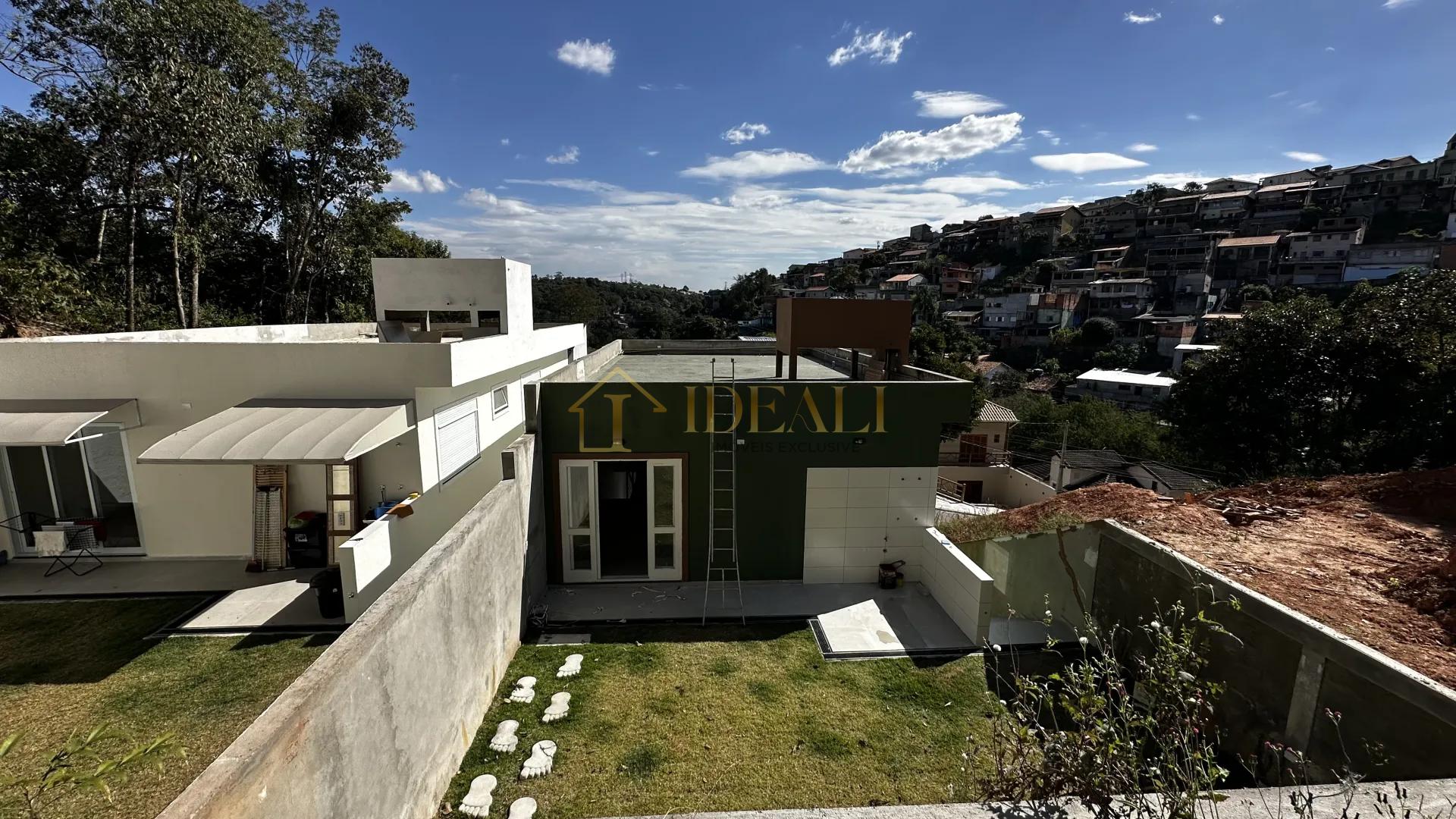 Casa &agrave; Venda em Condom&iacute;nio Fechado  Mairiporã - 