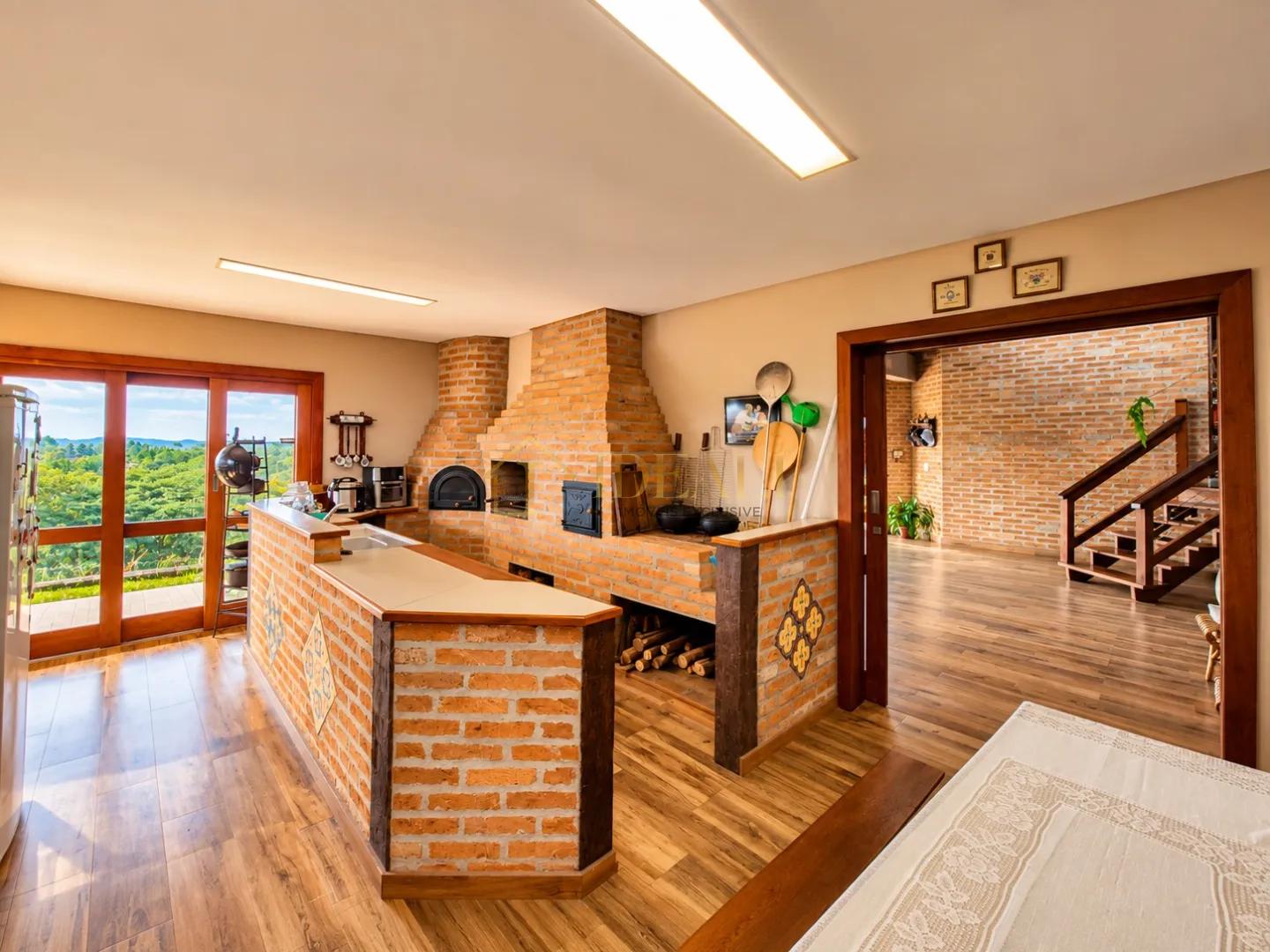 Casa Espa&ccedil;osa com Piscina e &Aacute;rea de Lazer na Serra da Cantareira  Mairiporã - 
