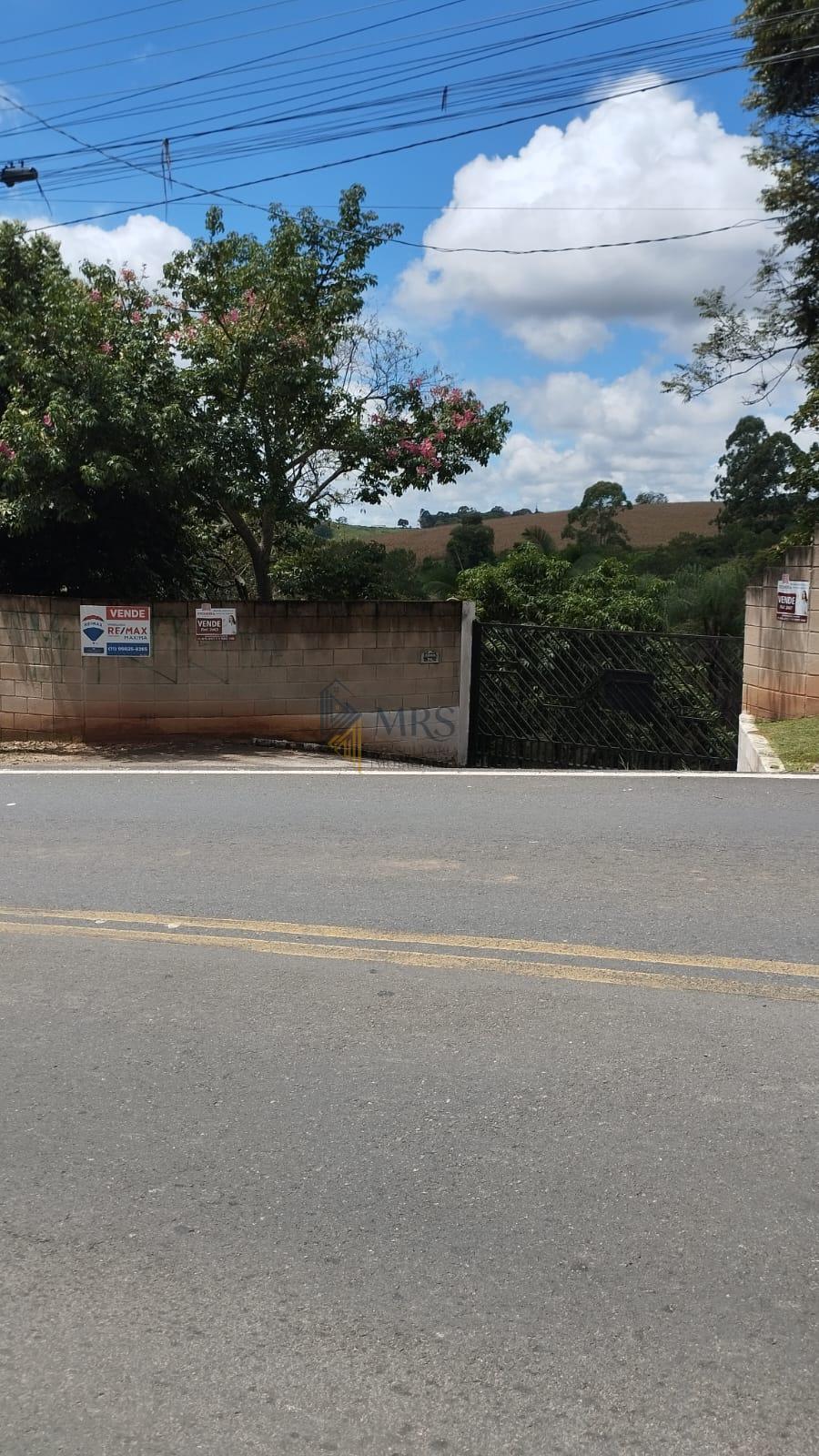 Chácara, 3 quartos, 300 m² - Foto 1