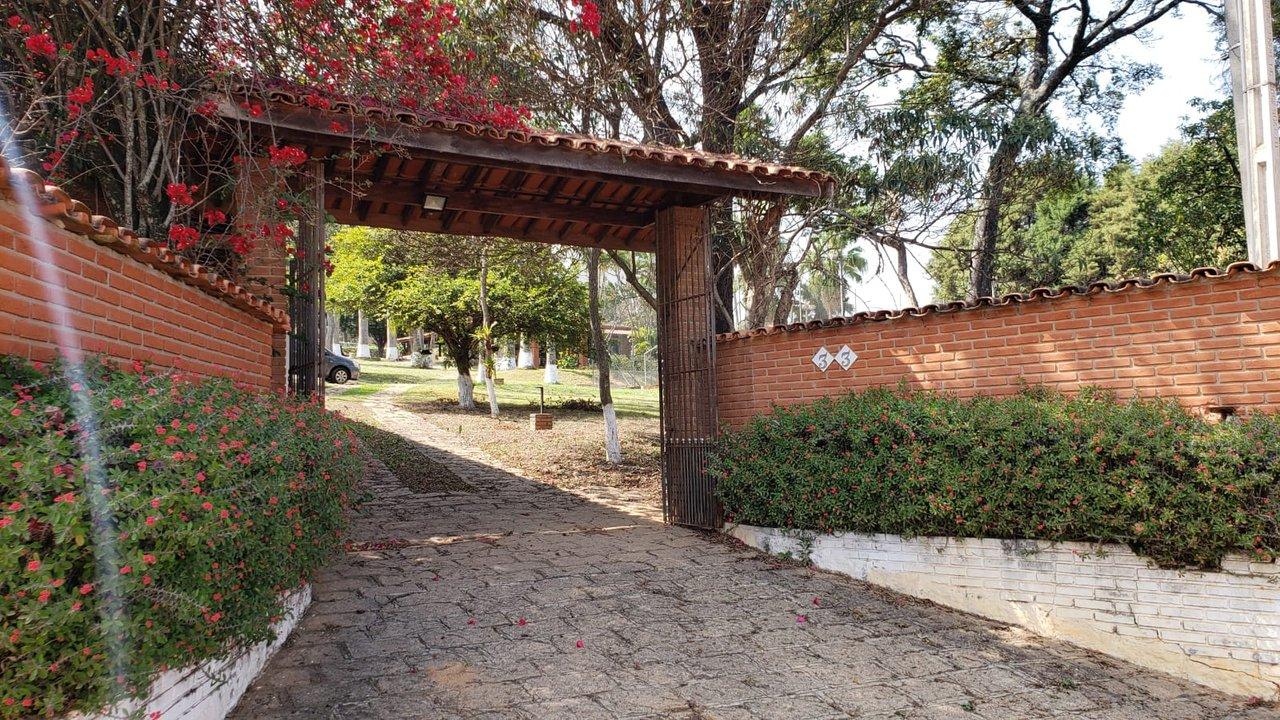 CHÁCARA EM CABREUVA - 100% DOCUMENTADA - ACEITA PERMUTA - 6 QUARTOS Rua das Camélias Cabreuva - 