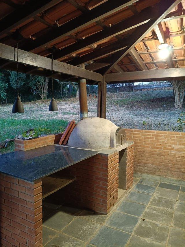 CHÁCARA EM CABREUVA - 100% DOCUMENTADA - ACEITA PERMUTA - 6 QUARTOS Rua das Camélias Cabreuva - 