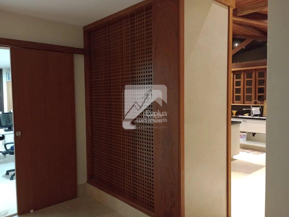 Casa com 5/4 (2 suítes, um ofurô). Privacidade, ótima localização e muita natureza! Rua Direta da Capiarara Lauro de Freitas - 