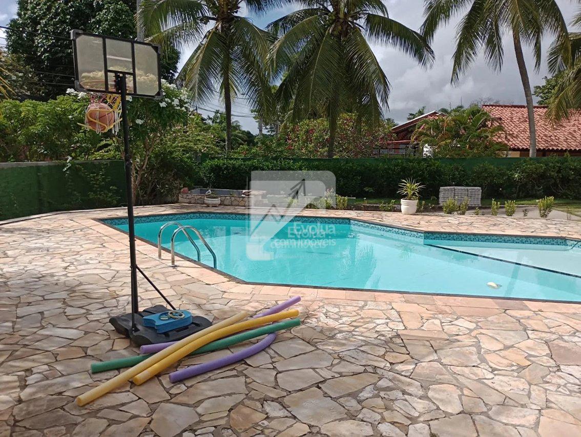 Casa com 5/4 (2 suítes, um ofurô). Privacidade, ótima localização e muita natureza! Rua Direta da Capiarara Lauro de Freitas - 