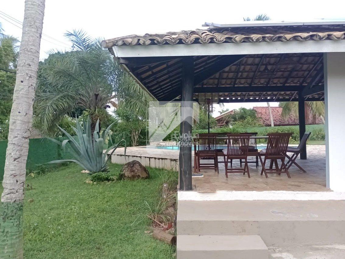 Casa com 5/4 (2 suítes, um ofurô). Privacidade, ótima localização e muita natureza! Rua Direta da Capiarara Lauro de Freitas - 