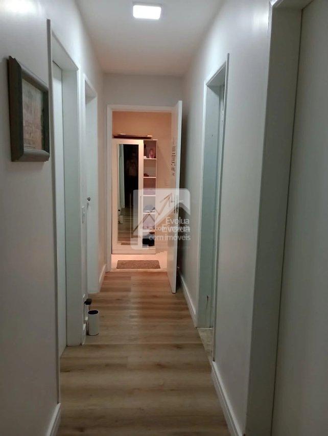 Casa com 5/4 (2 suítes, um ofurô). Privacidade, ótima localização e muita natureza! Rua Direta da Capiarara Lauro de Freitas - 