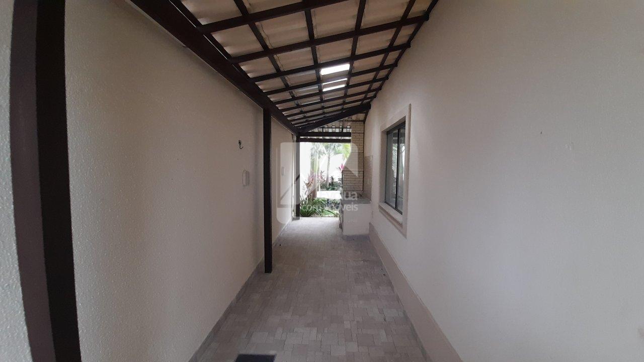 Vendo R$ 600.000,00 Casa 4/4 sendo 2 Suítes, Piscina Condomínio Fechado, Abrantes-Camaçari  Camaçari - 