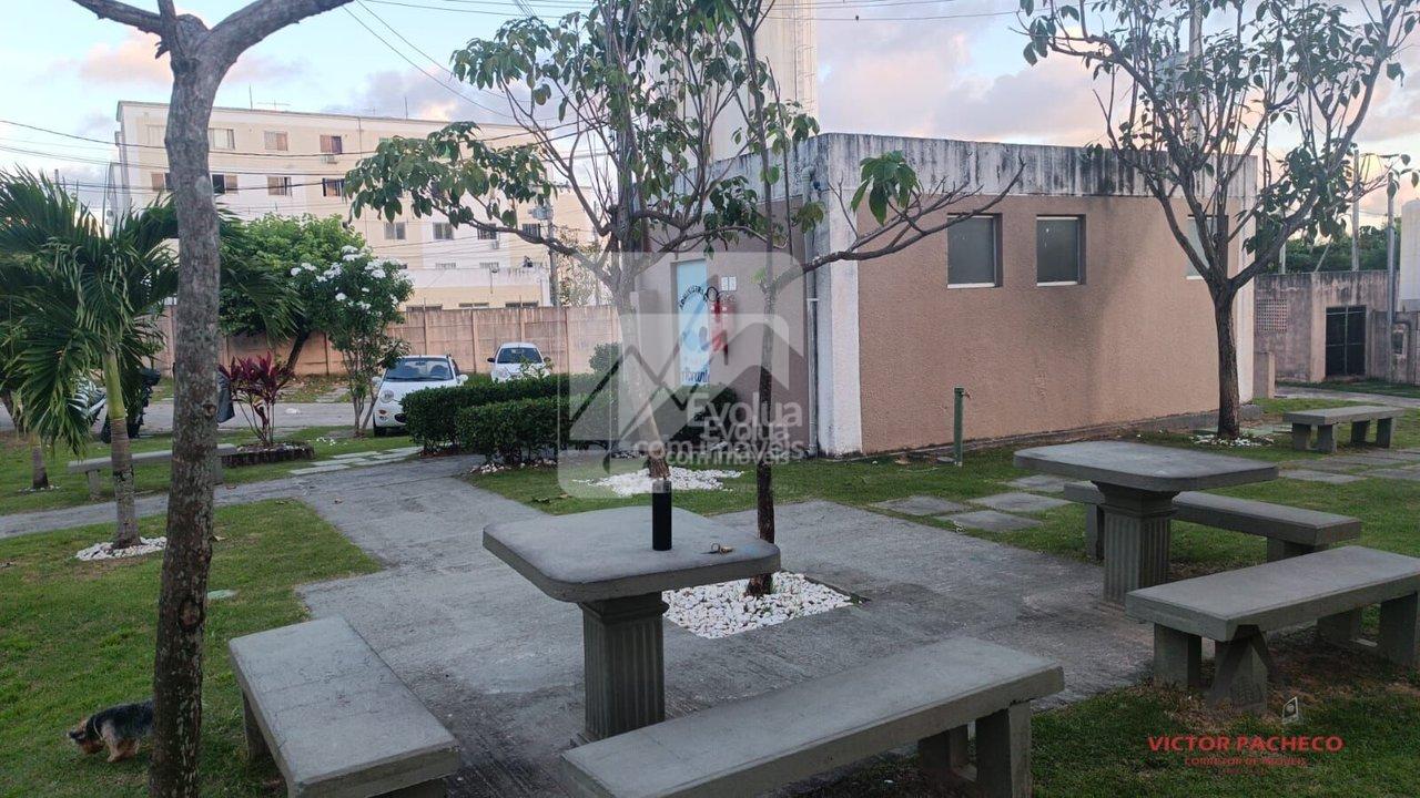 Apartamento Térreo 2/4 à venda no condomínio Mar de Abrantes  Camaçari - 