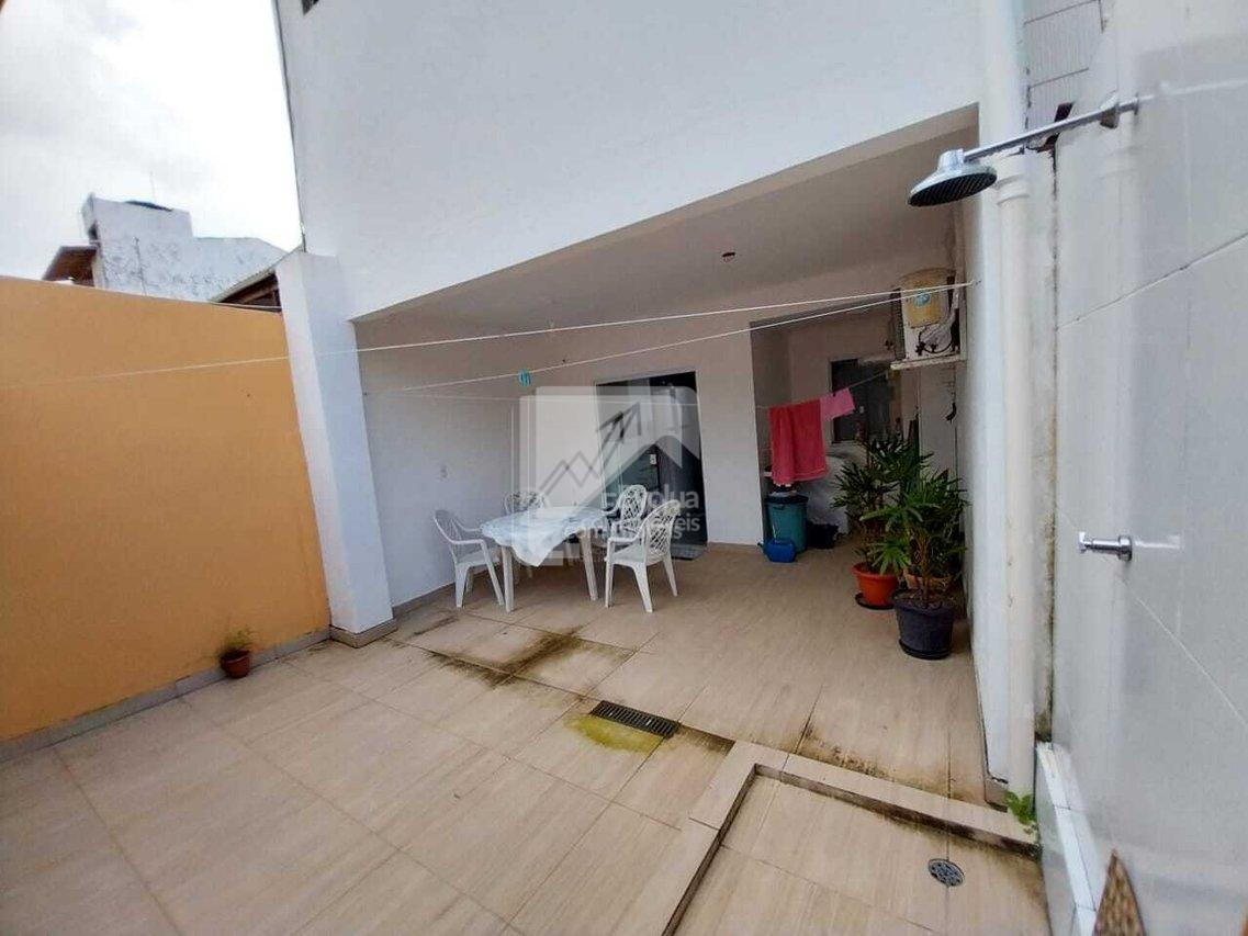 Casa à Venda Village 3/4, sendo 2 suítes - Praia Flamengo  Salvador - 