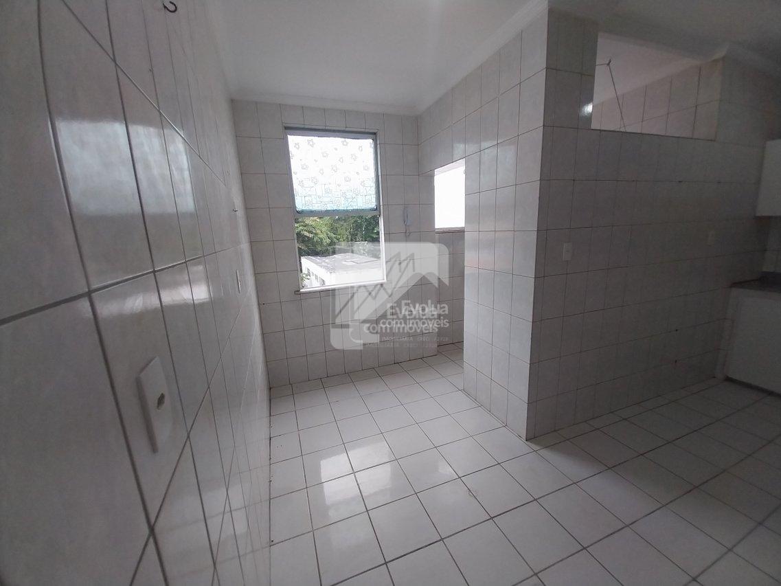 Vendo R$ 300.000 Apartamento 3/4, 1 Suíte, 2º Andar - Prédio sem Elevador - Pituba  Salvador - 