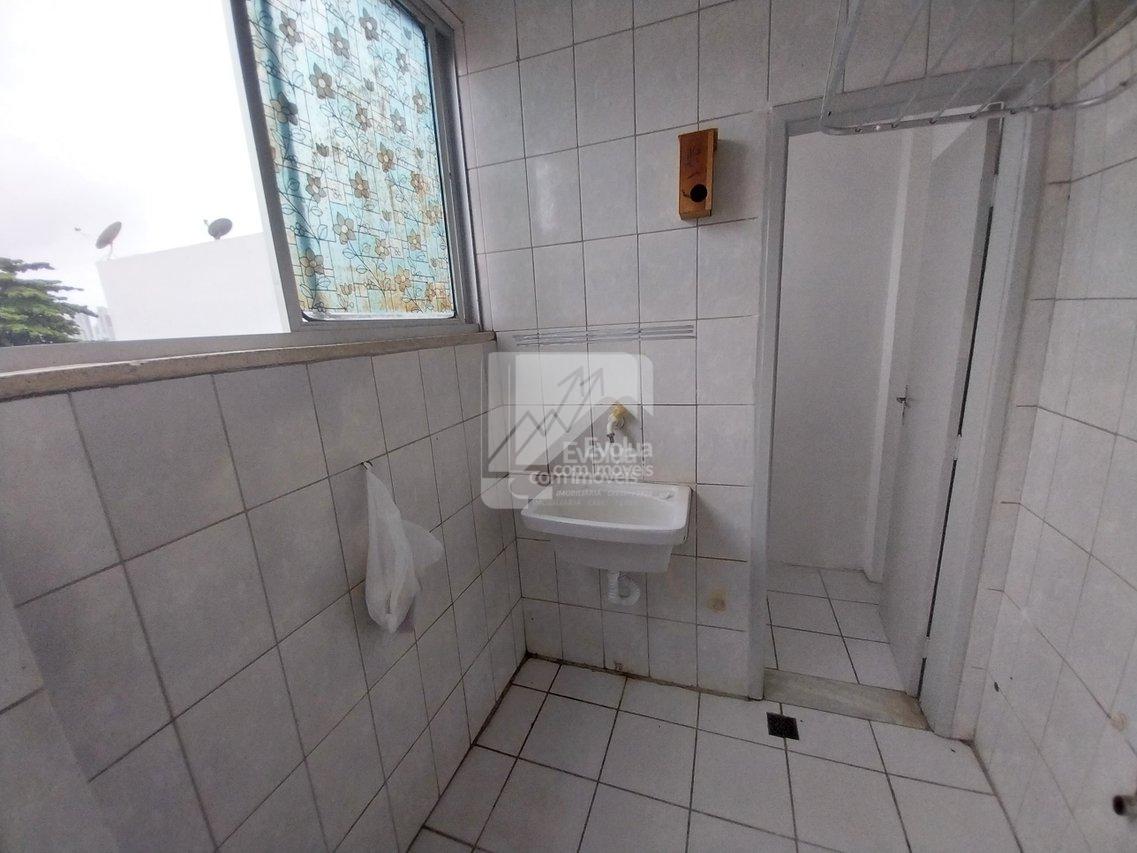 Vendo R$ 300.000 Apartamento 3/4, 1 Suíte, 2º Andar - Prédio sem Elevador - Pituba  Salvador - 