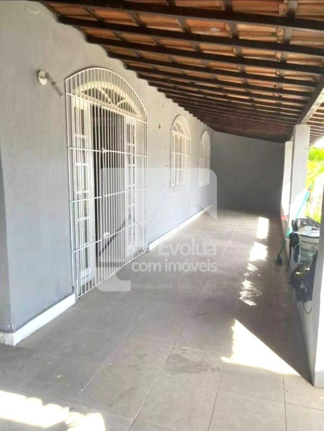 Aluguel CASA COM POTENCIAL COMERCIAL por R$ 4.500,00 com 4/4, 350 m2 em LAURO de FREITAS  Lauro de Freitas - 