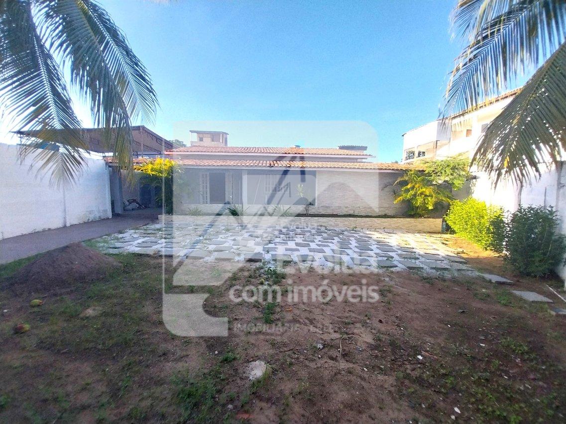 Aluguel CASA COM POTENCIAL COMERCIAL por R$ 4.500,00 com 4/4, 350 m2 em LAURO de FREITAS  Lauro de Freitas - 
