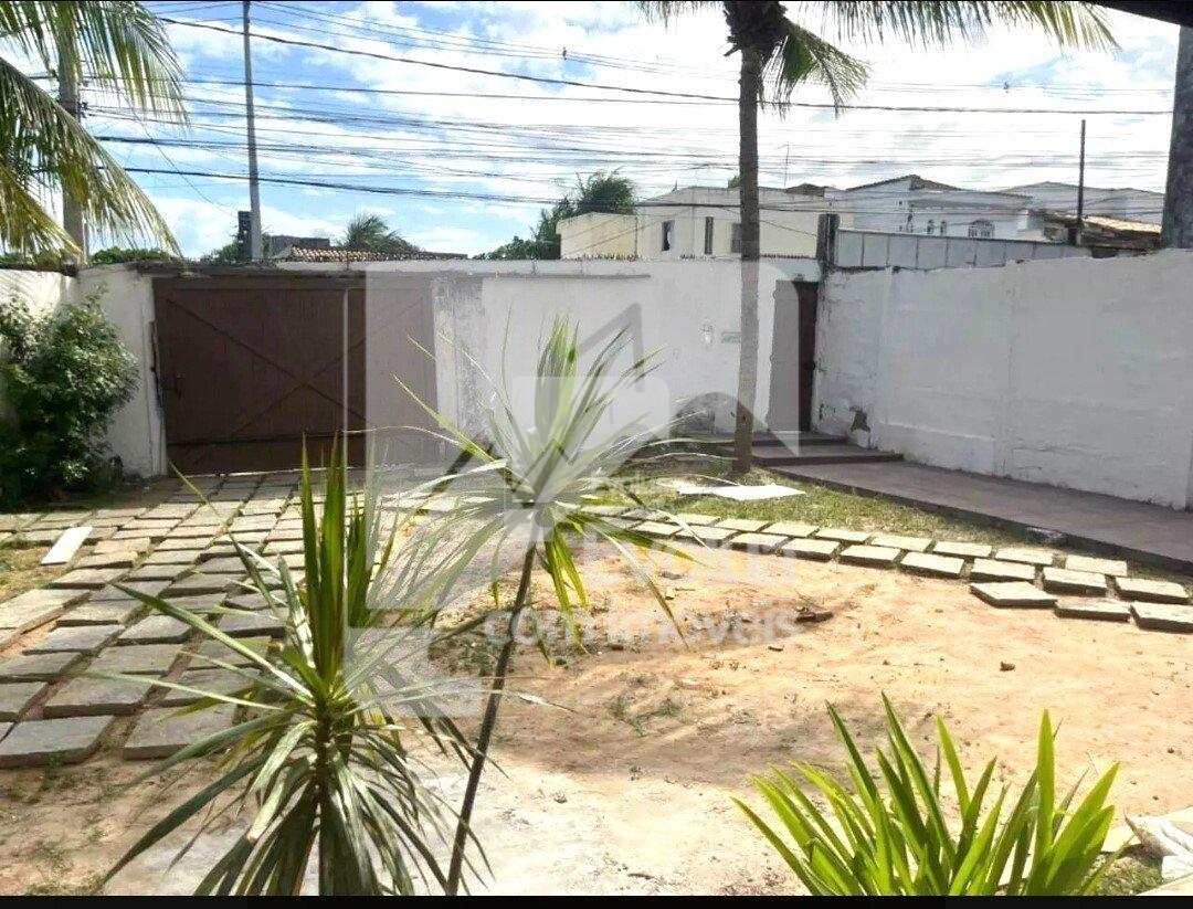 Aluguel CASA COM POTENCIAL COMERCIAL por R$ 4.500,00 com 4/4, 350 m2 em LAURO de FREITAS  Lauro de Freitas - 