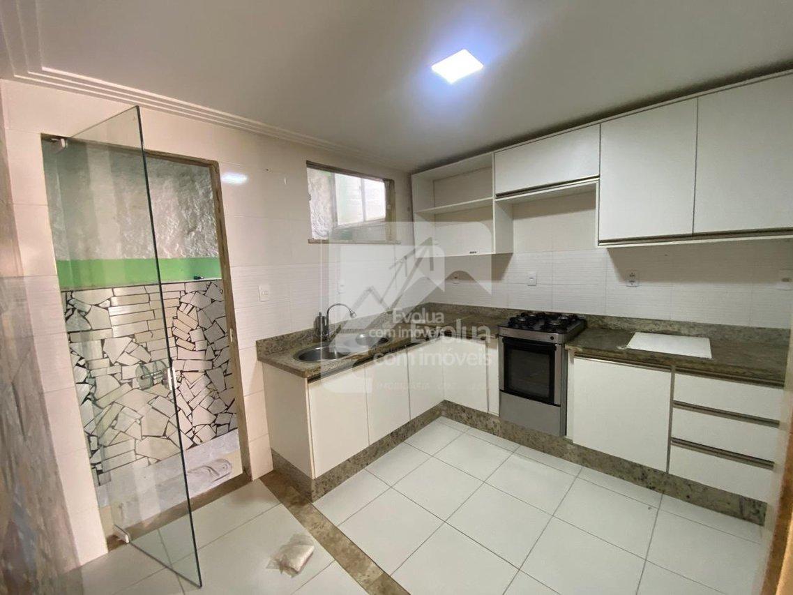 Aluguel R$ 3.500,00 Casa Tríplex 4/4, 2 suítes Alto Padrão, Condomínio Fechado-Itapuã-SSA  Salvador - 