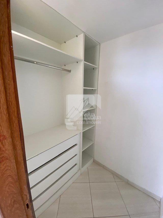 Aluguel R$ 3.500,00 Casa Tríplex 4/4, 2 suítes Alto Padrão, Condomínio Fechado-Itapuã-SSA  Salvador - 