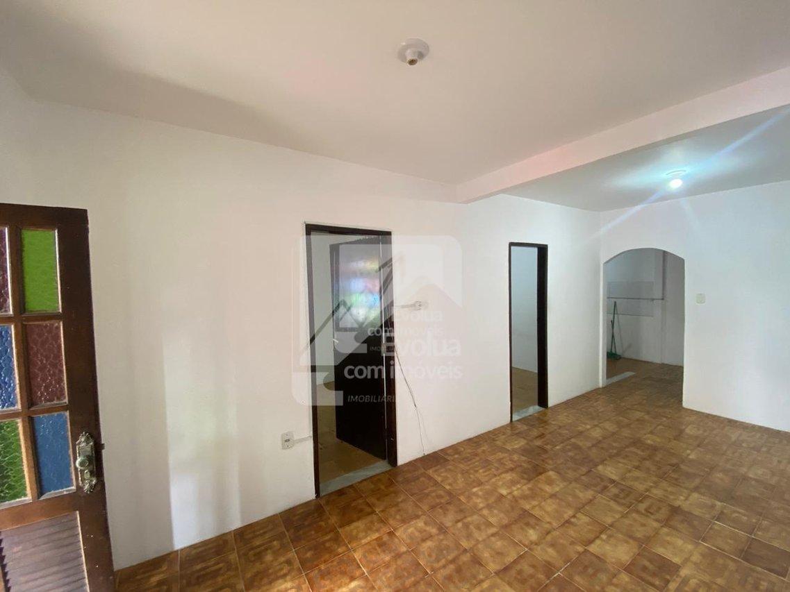 Vendo R$ 180.000 Casa 2/4, Frente de Rua, Nascente - Itapuã - Salvador  Salvador - 