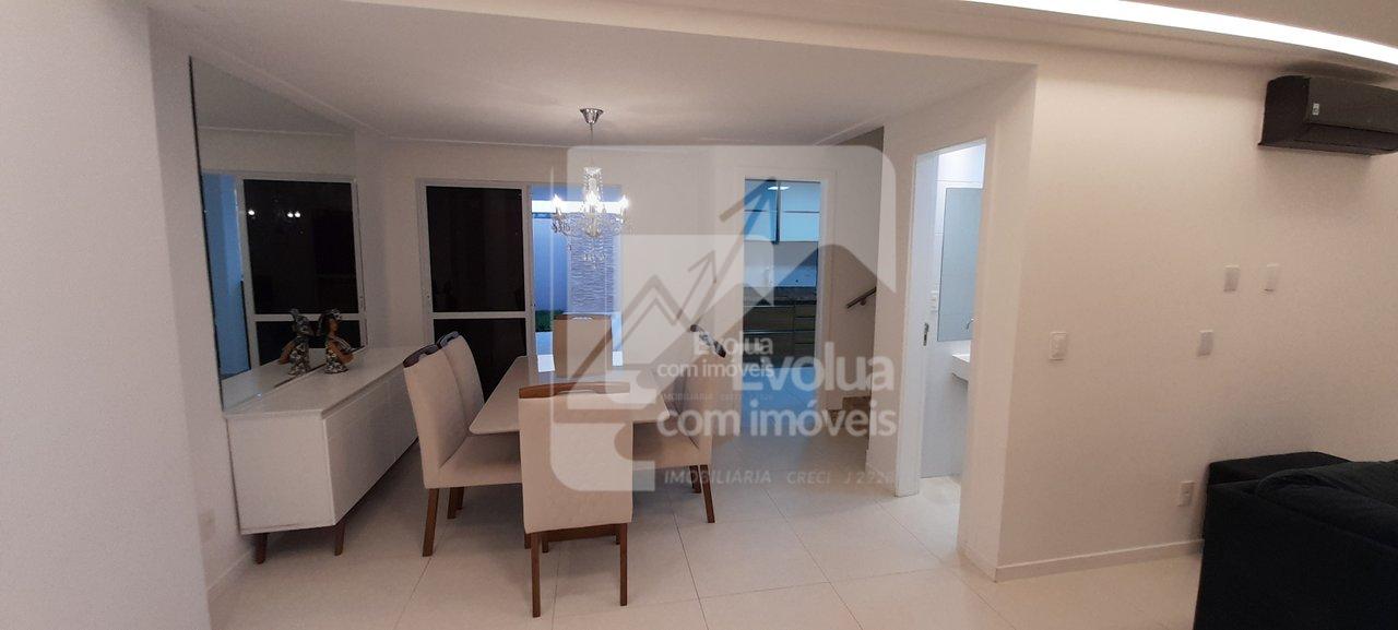 Casa com 3/4 à venda R$ 820.000 - Mobiliada com Piscina privativa  Camaçari - 