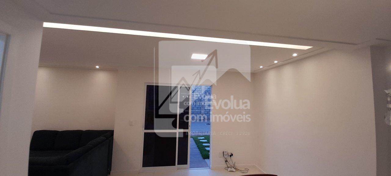 Casa com 3/4 à venda R$ 820.000 - Mobiliada com Piscina privativa  Camaçari - 