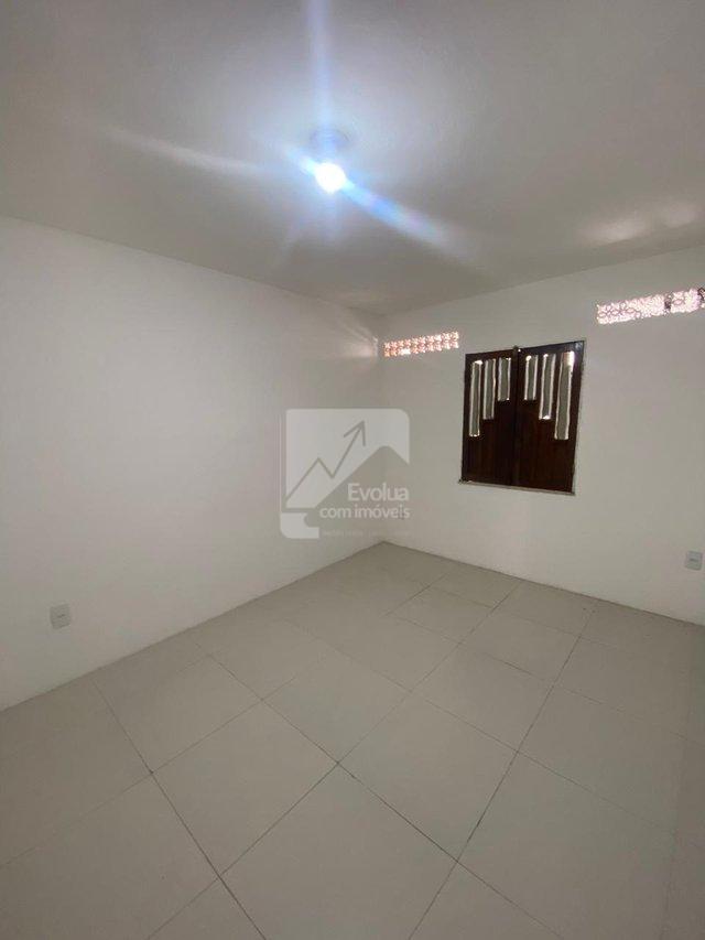 Aluguel R$ 1.000,00 Apartamento 1/4 1º Andar e R$ 1.500,00 2/4 no Térreo, Garagem - Itapuã  Salvador - 