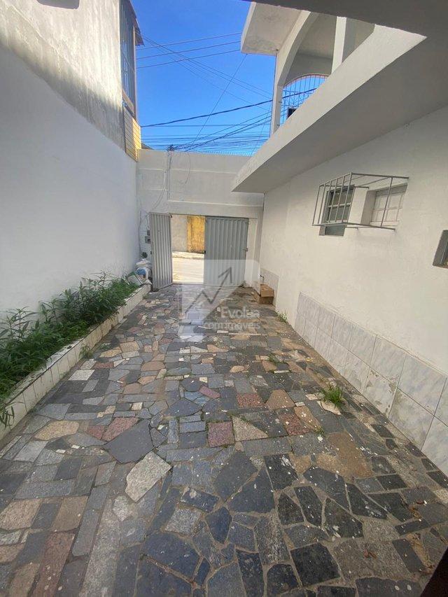 Aluguel R$ 1.000,00 Apartamento 1/4 1º Andar e R$ 1.500,00 2/4 no Térreo, Garagem - Itapuã  Salvador - 