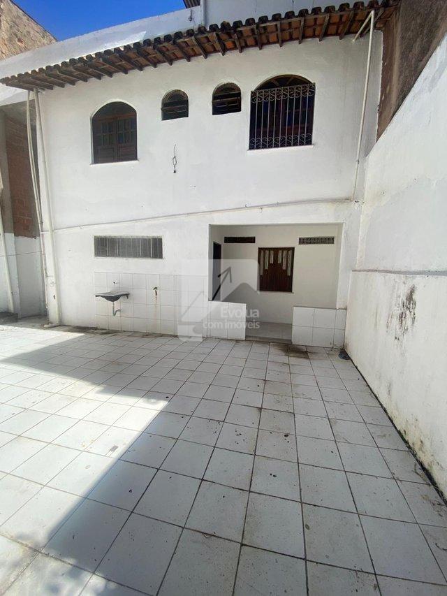 Aluguel R$ 1.000,00 Apartamento 1/4 1º Andar e R$ 1.500,00 2/4 no Térreo, Garagem - Itapuã  Salvador - 