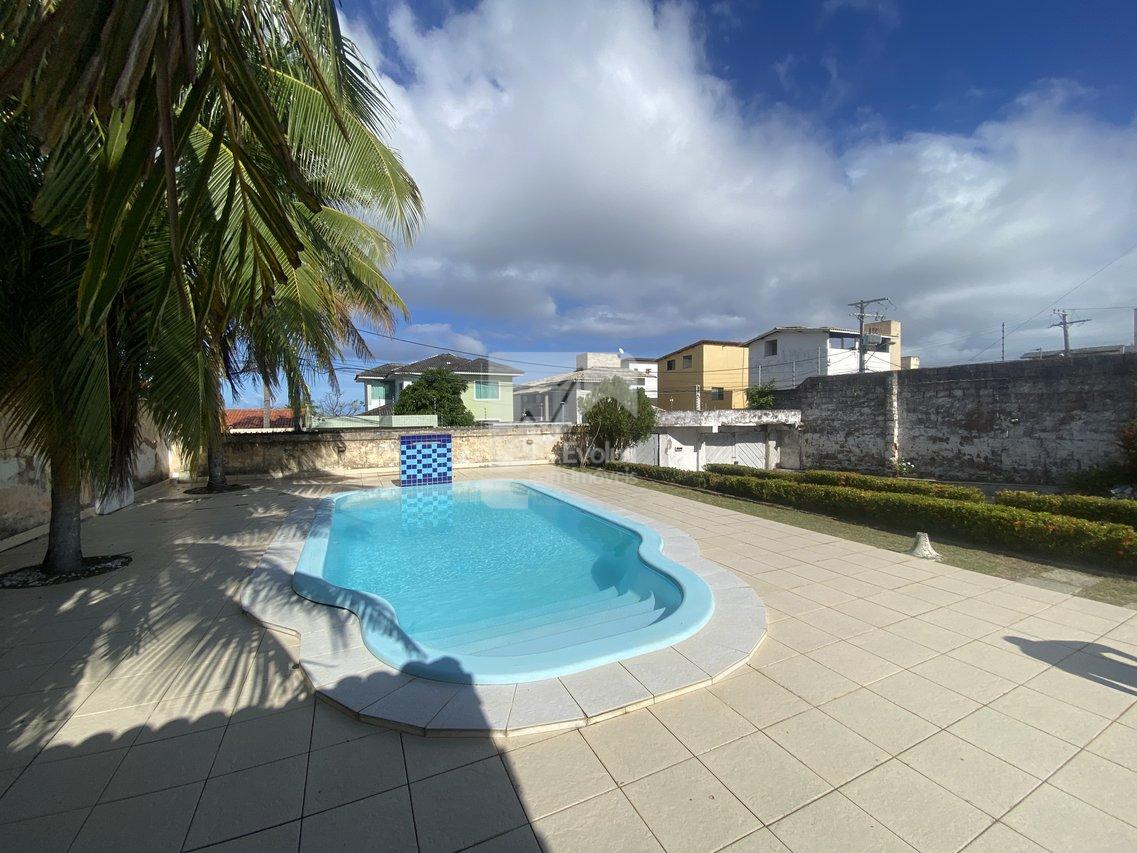 Aluguel R$ 3.500,00 Casa com Piscina, 2/4 Área Total 450 m2 , Ipitanga - Lauro Freitas  Lauro de Freitas - 