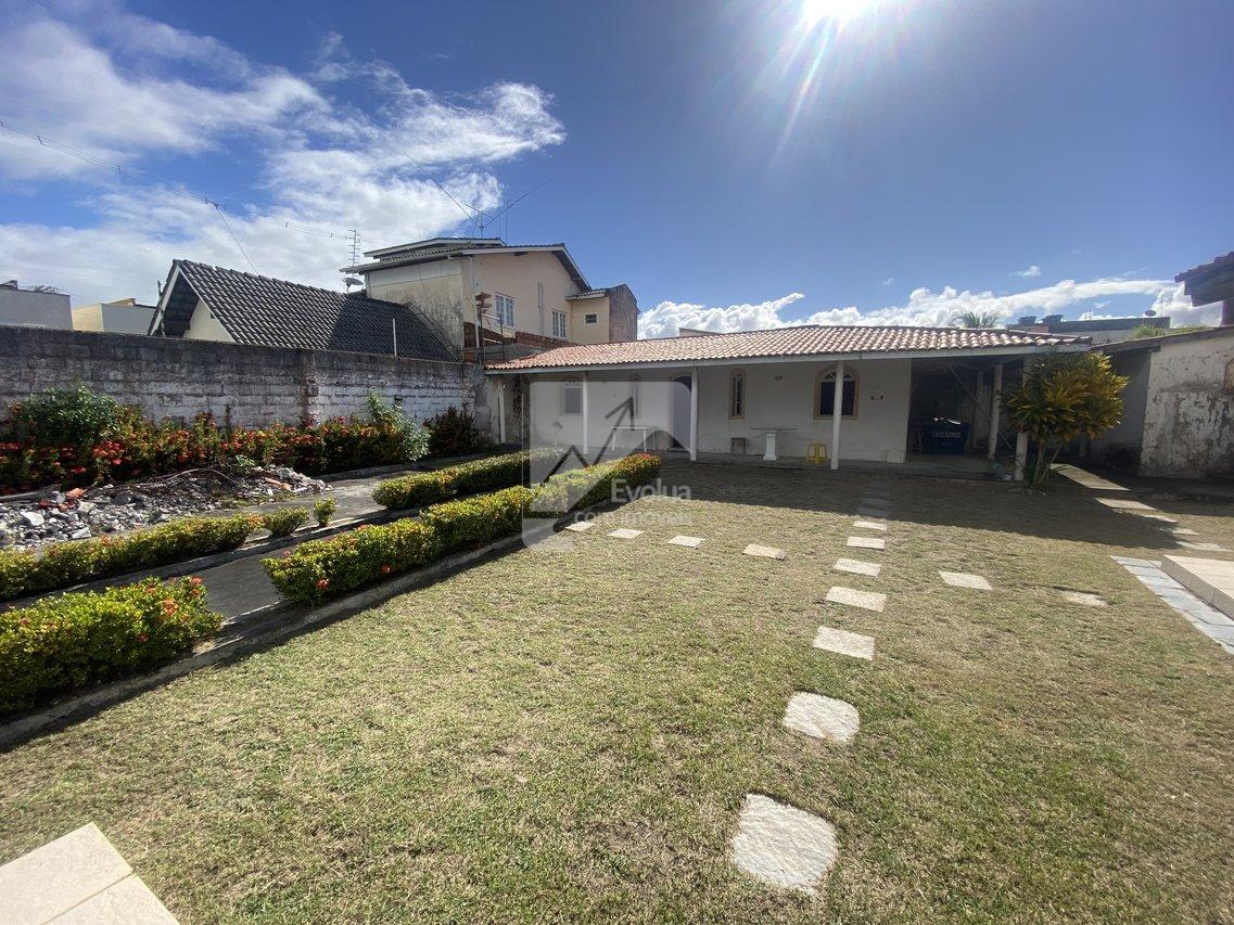 Aluguel R$ 3.500,00 Casa com Piscina, 2/4 Área Total 450 m2 , Ipitanga - Lauro Freitas  Lauro de Freitas - 