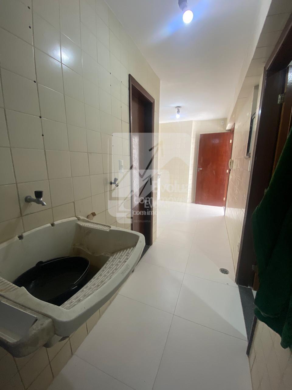 Aluguel R$ 2.600,00 Apartamento, 2/4, Su&iacute;te, 2&ordm; Andar, Elevador e Garagem-Itapu&atilde;- Salvador  Salvador - 