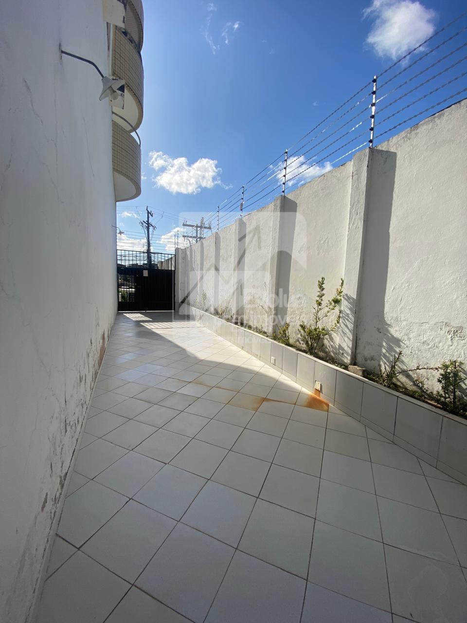 Aluguel R$ 2.600,00 Apartamento, 2/4, Su&iacute;te, 2&ordm; Andar, Elevador e Garagem-Itapu&atilde;- Salvador  Salvador - 