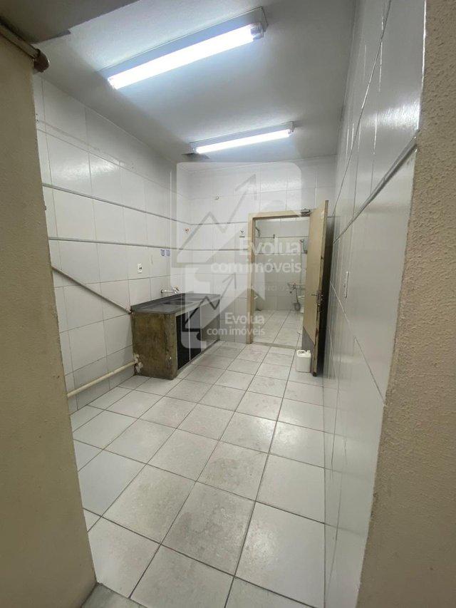 Alugo Espaço Comercial com 500m² na Av. Dorival Caymmi  Salvador - 