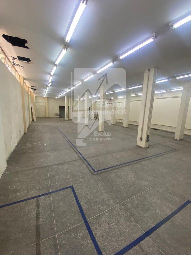 Alugo Espaço Comercial com 500m² na Av. Dorival Caymmi  Salvador - 