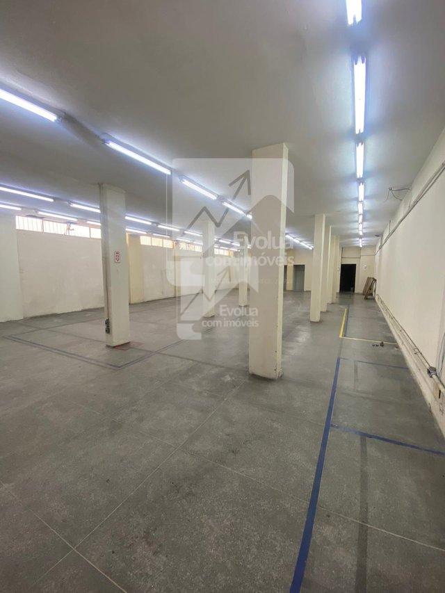 Alugo Espaço Comercial com 500m² na Av. Dorival Caymmi  Salvador - 