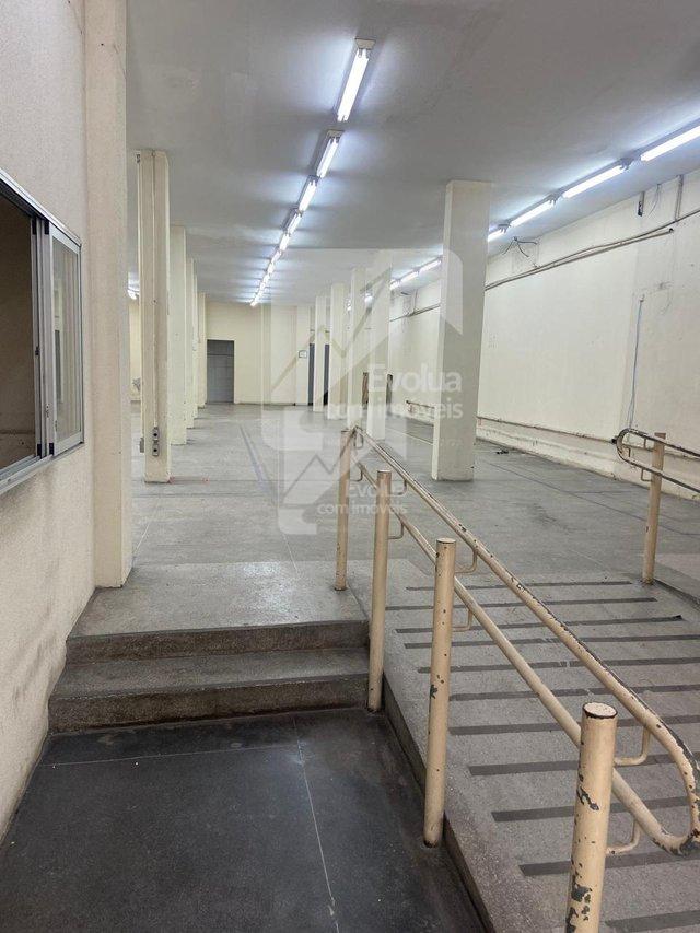 Alugo Espaço Comercial com 500m² na Av. Dorival Caymmi  Salvador - 