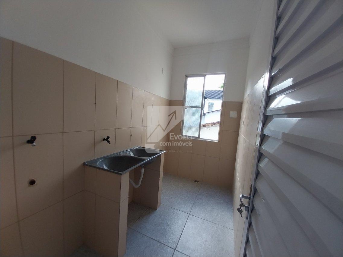 Aluguel R$ 2.400,00 Apartamento 2/4 Suíte, Garagem, 1º Andar Escadas, MATATU - Salvador  Salvador - 