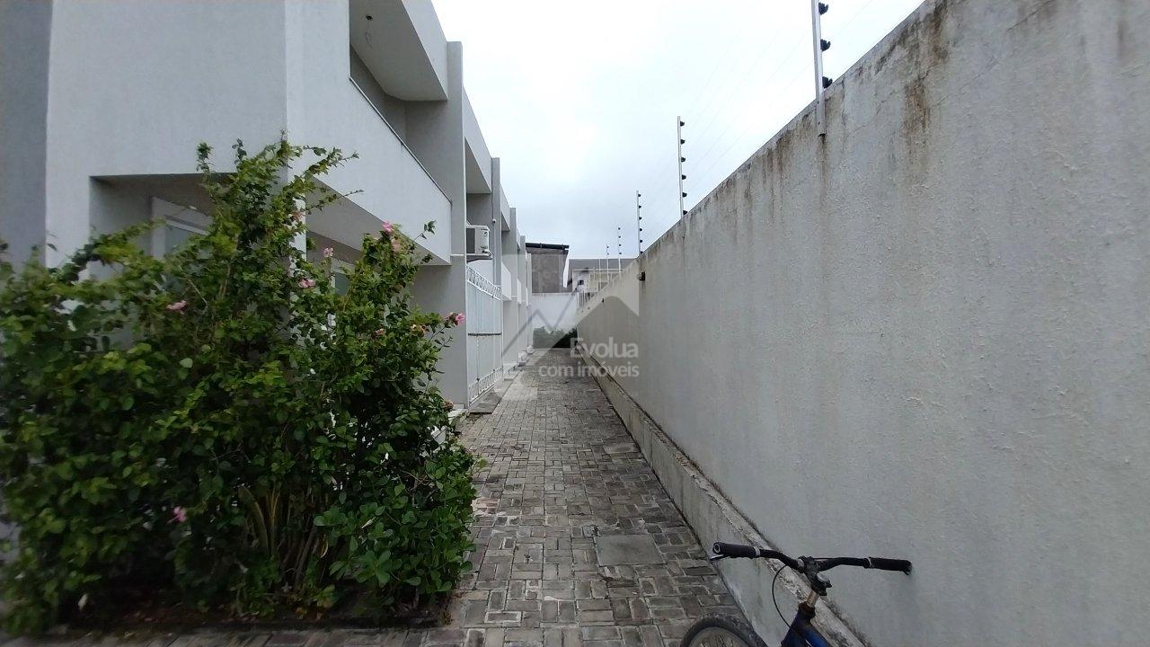 Vendo R$ 520.000,00 ou Aluguel R$ 3.000,00 Casa Duplex Village 4/4, 2 Suítes - IPITANGA  Lauro de Freitas - 