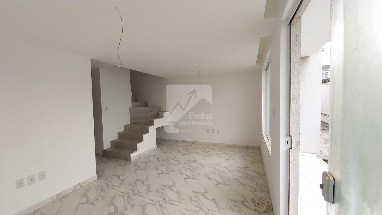 Vendo R$ 520.000,00 ou Aluguel R$ 3.000,00 Casa Duplex Village 4/4, 2 Suítes - IPITANGA  Lauro de Freitas - 