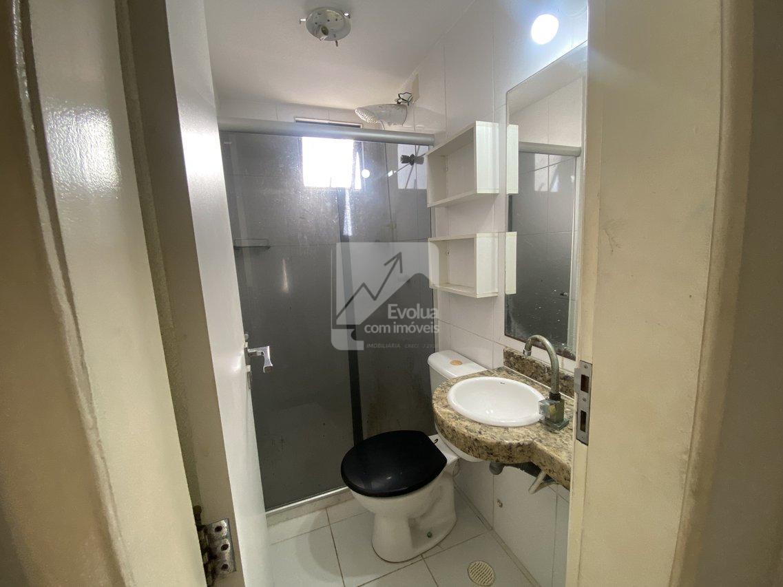 Aluguel R$ 2.000 Apartamento semi-mobiliado 2/4, 1 Suíte - Recreio Ipitanga - LAURO  Lauro de Freitas - 