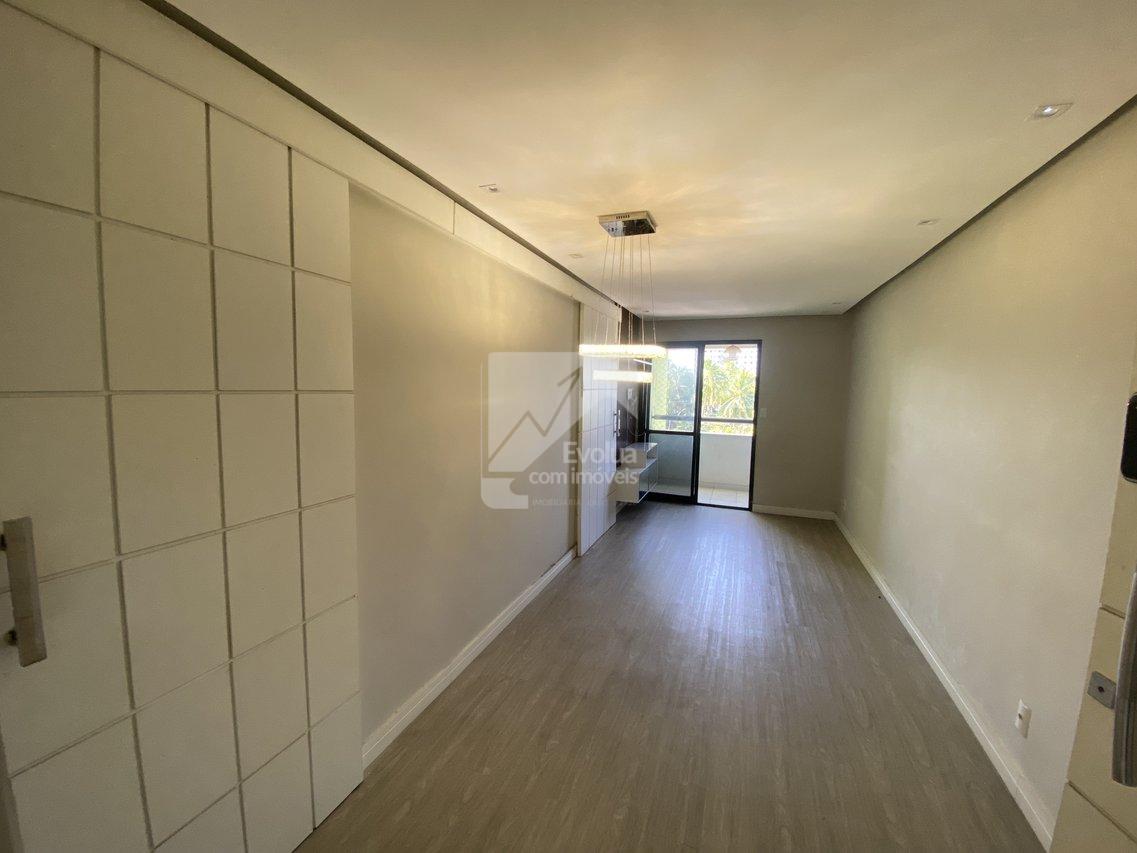 Aluguel R$ 2.000 Apartamento semi-mobiliado 2/4, 1 Suíte - Recreio Ipitanga - LAURO  Lauro de Freitas - 