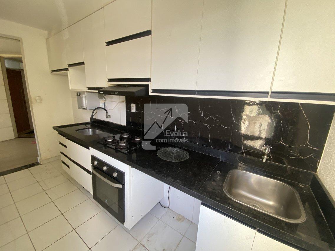 Aluguel R$ 2.000 Apartamento semi-mobiliado 2/4, 1 Suíte - Recreio Ipitanga - LAURO  Lauro de Freitas - 