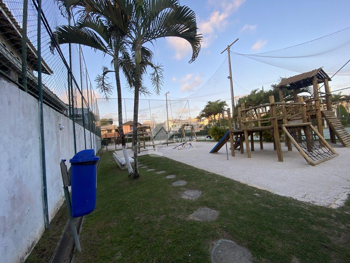 Alugo R$ 8.000,00, 3 Suítes, 2 vagas de garagem, condomínio fechado, Centro - L.de Freitas  Lauro de Freitas - 