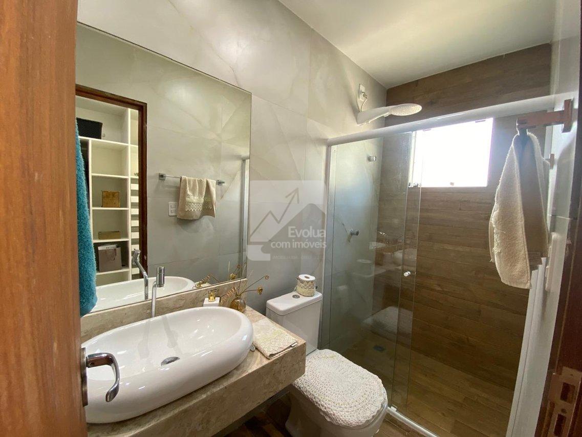 Vendo R$ 1.300.000,00 Casa Duplex 4/4, 3 Suítes, Alto Padrão, Piscina - Lauro de Freitas  Lauro de Freitas - 