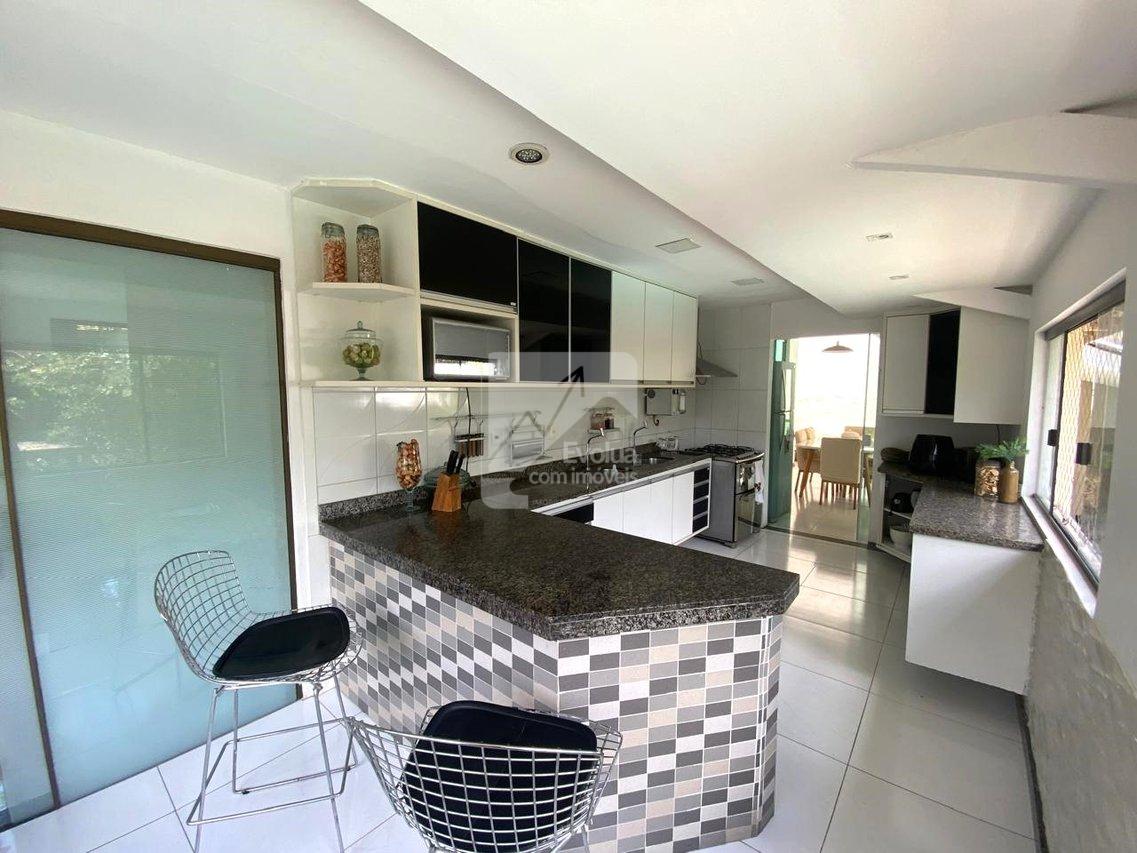 Vendo R$ 1.300.000,00 Casa Duplex 4/4, 3 Suítes, Alto Padrão, Piscina - Lauro de Freitas  Lauro de Freitas - 