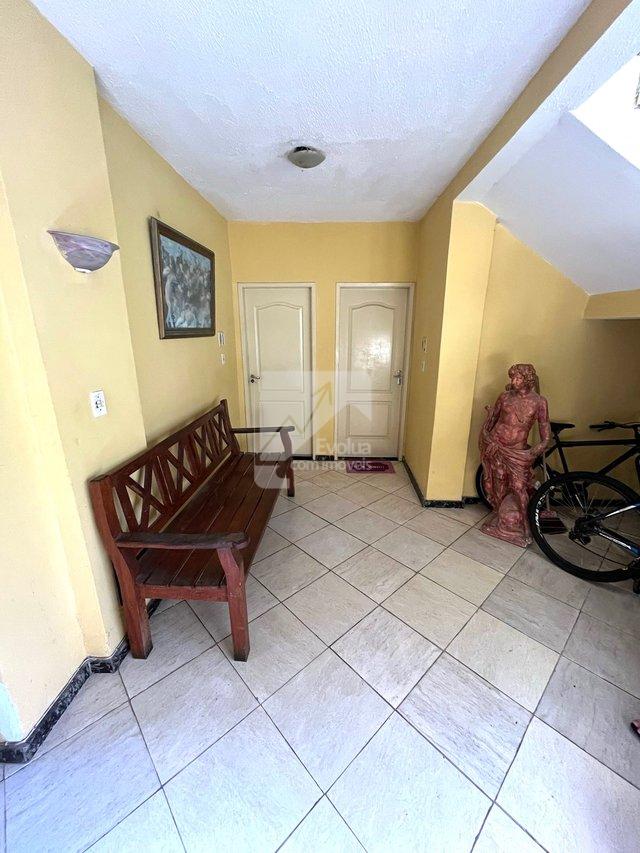 Aluguel R$ 2.600,00 Apartamento Térreo 3/4, 1 Suíte, Garagem - Piatã - Itapuã  Salvador - 