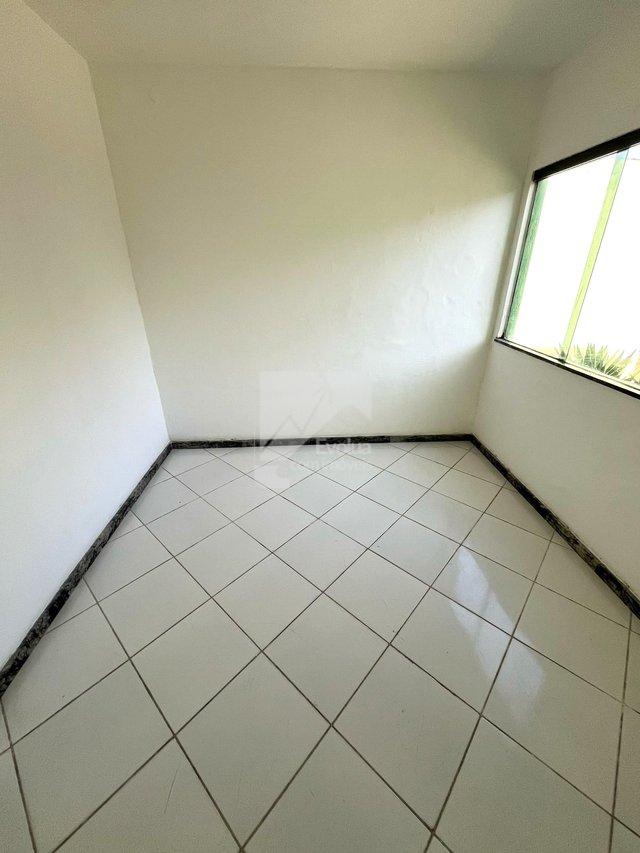 Aluguel R$ 2.600,00 Apartamento Térreo 3/4, 1 Suíte, Garagem - Piatã - Itapuã  Salvador - 